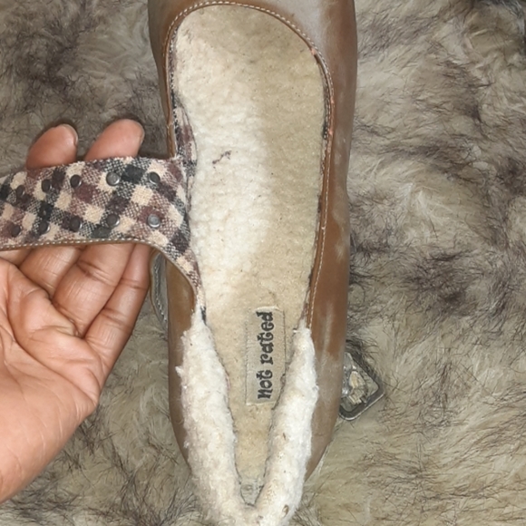 Shoes - Picture 7 of 8